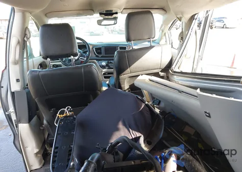 2021 Chrysler Voyager Lxi from USA, damaged, VIN 2C4RC1DG5MR585651